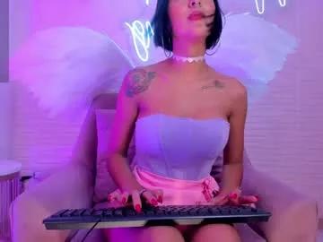 Live streaming joy: Improve your typing skills with these steaming hot slutz, and dive into the mesmerizing world of nude persuasion.