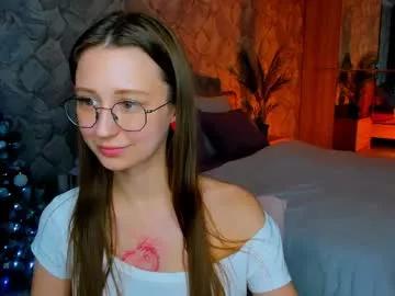 yourlovelystory from Chaturbate is Freechat