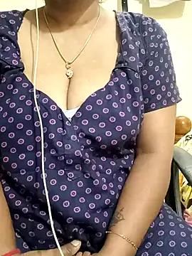 Aishu-tamil09 from StripChat is Freechat