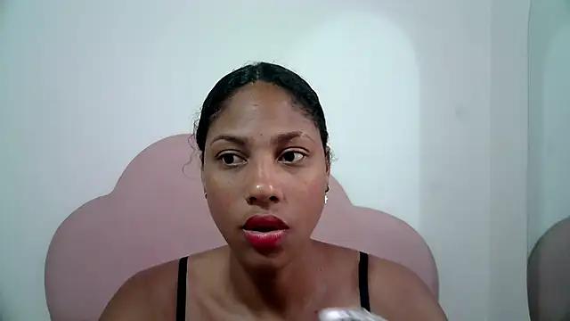 bigass_queen2 from StripChat is Freechat