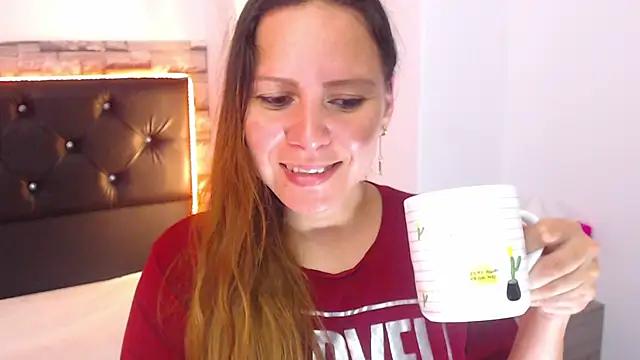 camila_delarosa from StripChat is Freechat