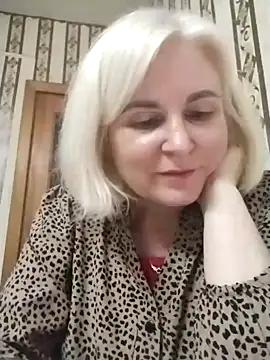 ElinaGold435 from StripChat is Freechat