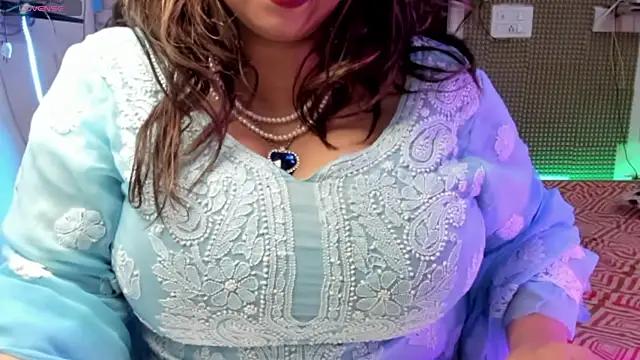 Gulabi_Queen from StripChat is Freechat