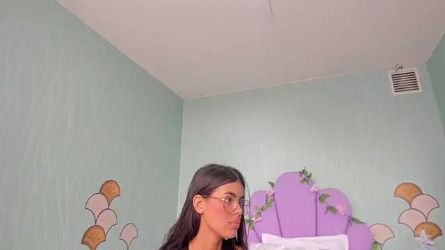 Isa_little4u from StripChat is Freechat