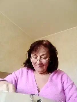 Julia5439 from StripChat is Freechat