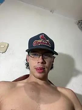 liamhottxx from StripChat is Freechat