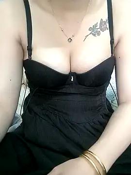 Lisa20zv from StripChat is Freechat