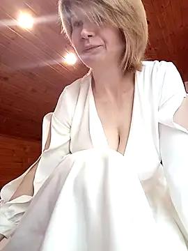 LoveMiki from StripChat is Freechat