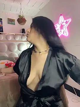 lucianaroy from StripChat is Freechat