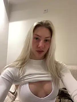 Photos of LuisaBecker from StripChat is Freechat