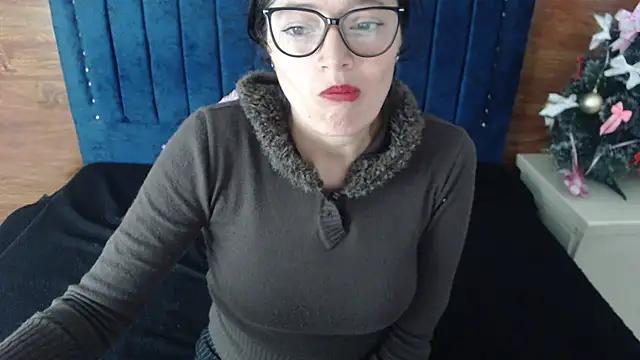 lunazulsj from StripChat is Freechat