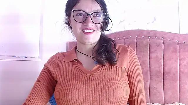 lunazulsj from StripChat is Freechat