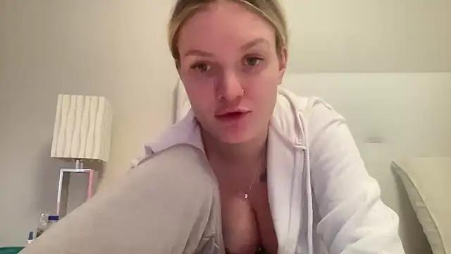 mariemelissah from StripChat is Freechat