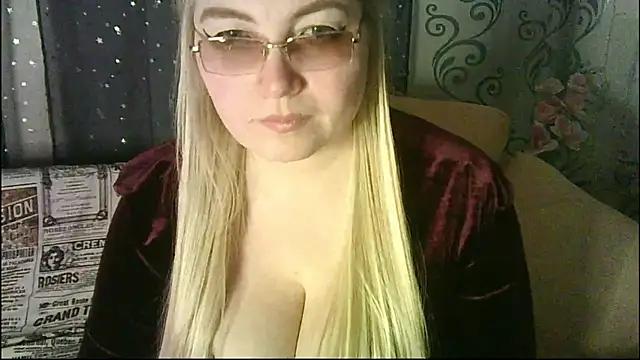 Marina_Smit from StripChat is Freechat