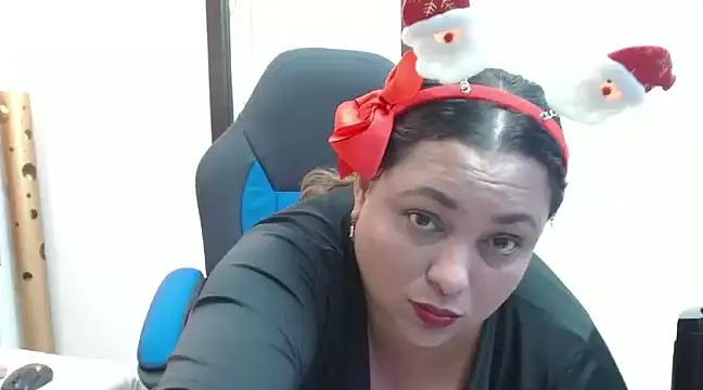 mariposa_squirt from StripChat is Freechat