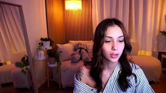 Naomii18_ from StripChat is Freechat