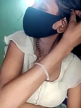 Saniyacpldesi from StripChat is Freechat