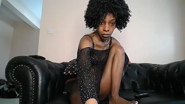 santa_queenn from StripChat is Freechat