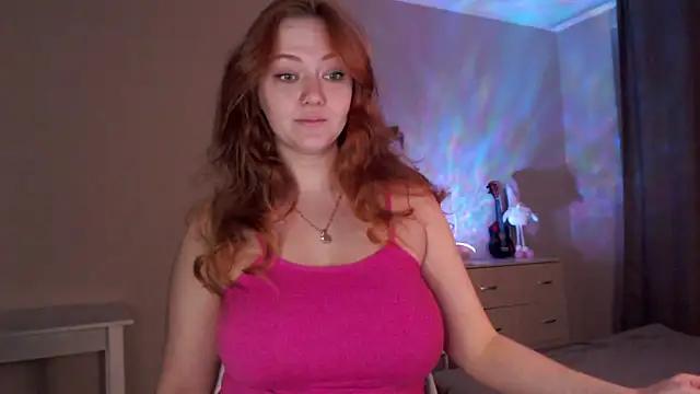 SarahSweetie from StripChat is Freechat