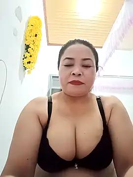 Sexy-bigtits2024 from StripChat is Freechat