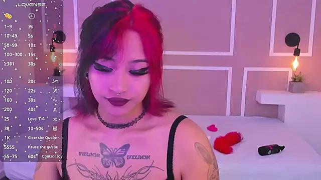 tashaqueenn from StripChat is Freechat