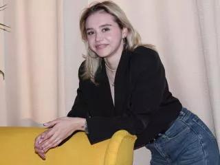 EmilyChristie from xLove is Freechat