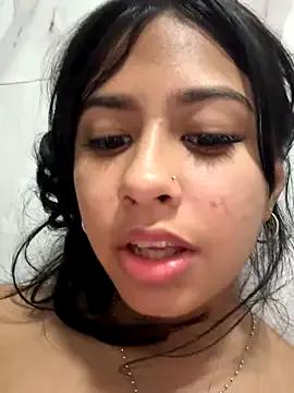 lynn9000 on StripChat 