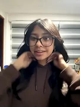 lynn9000 on StripChat 