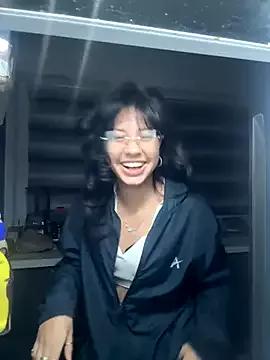 lynn9000 on StripChat 